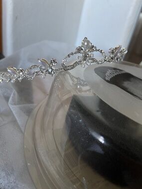 Delicate Vintage 925 Sterling Pearl Swarovski Crystal Bridal Tiara Low Profile